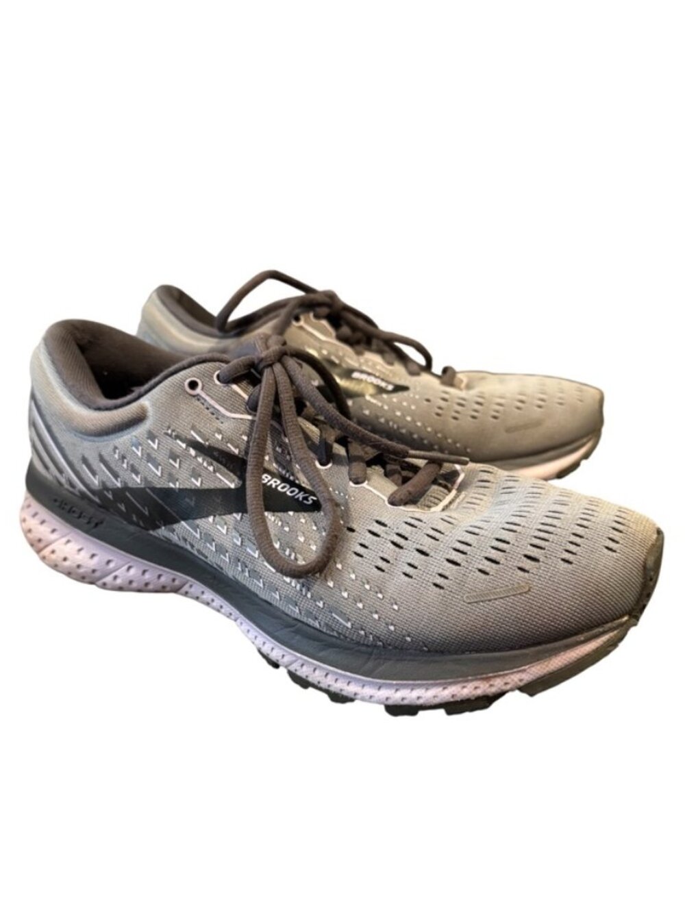 Brooks Ghost 13 Women’s Size 8 Wide D Gray Pink Running Shoes DNA LOFT EUC